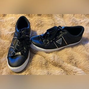 GUESS  Gaia Logo Low-Top 9.5